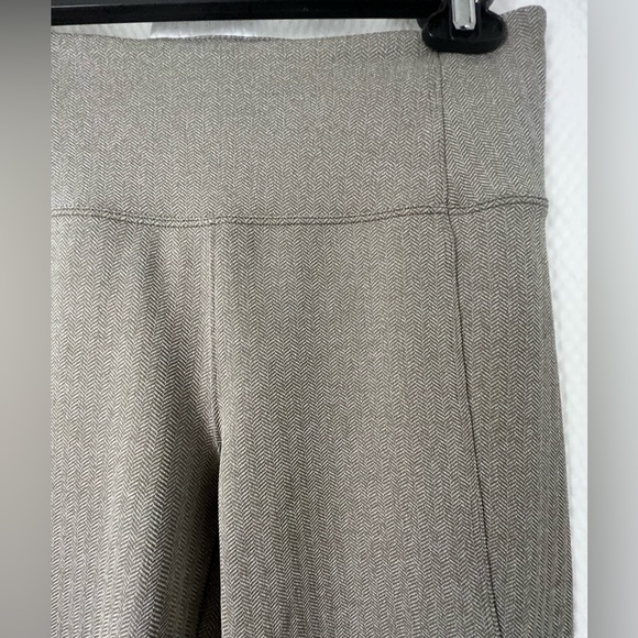 Athleta Athletic Leggings - Picture 2 of 16